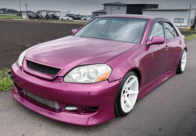 Front exterior of WIDEBODY JZX110 MARK II GRANDE iR-V.