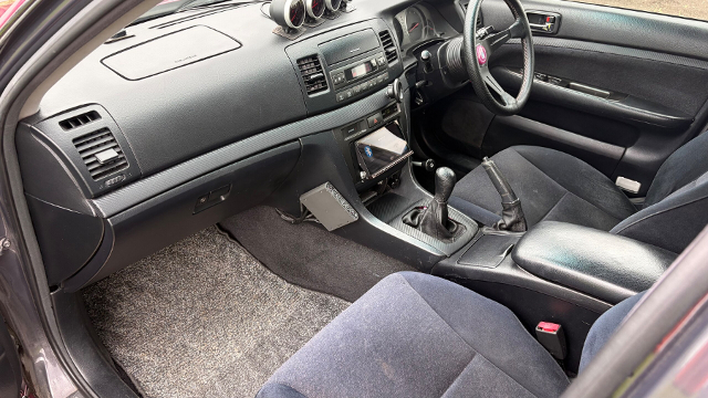 Interior of WIDEBODY JZX110 MARK II GRANDE iR-V.