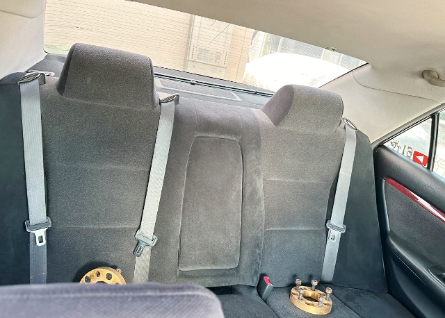 Back seat of JZX110 MARK II iR-V.