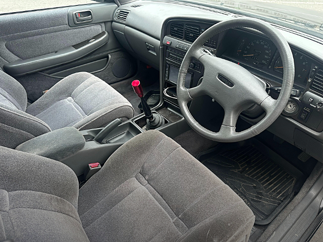 Dashboard of JZX81 CHASER 2.5 AVANTE.