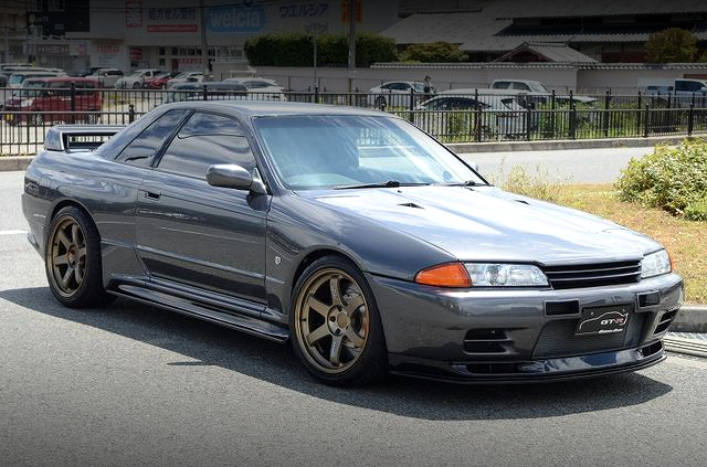 Front exterior of R32 SKYLINE GT-R.