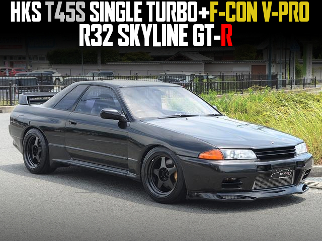 HKS T45S SINGLE TURBO+F-CON V-PRO in the R32 SKYLINE GT-R.