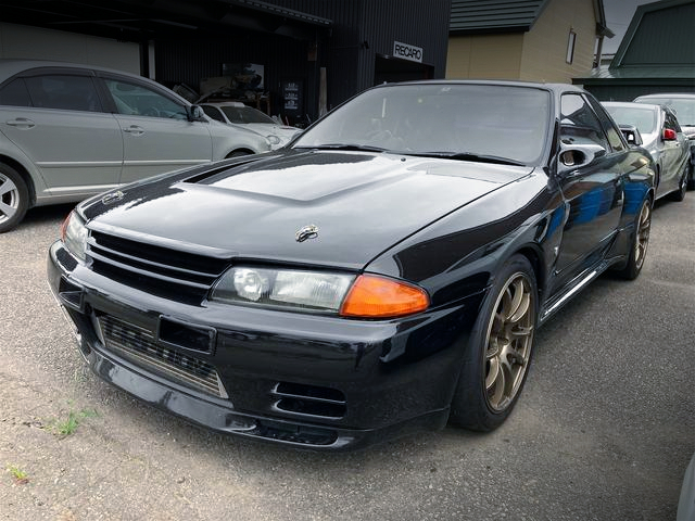 Front exterior of R32 SKYLINE GT-R.