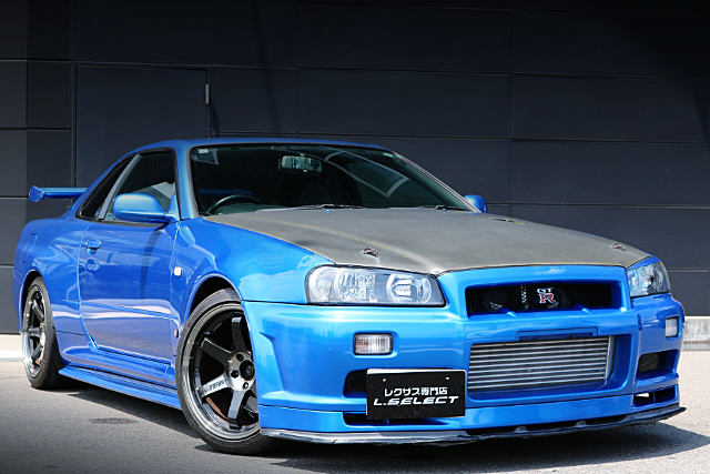 Front exterior of R34 SKYLINE GT-R V-SPEC.