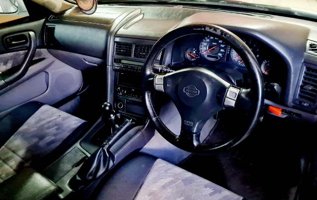 Dashboard of R34 SKYLINE 4-DOOR GT.