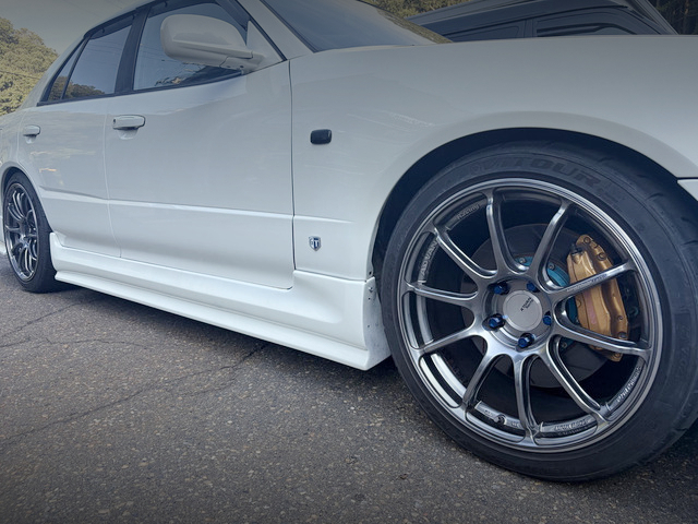 Front Rim of ER34 SKYLINE 4-DOOR 25GT.