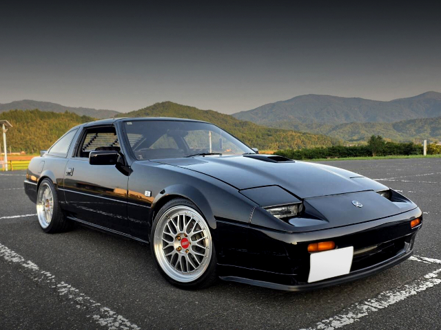 Front exterior of PGZ31 FAIRLADY Z 200ZR.