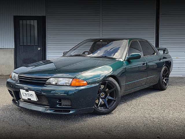 Front exterior of GT-R style WIDEBODY R32 SKYLINE 4-DOOR.