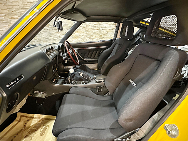 Passenger Side Interior of S31 FAIRLADY Z.