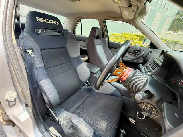Seats of URAS WIDEBODY ER34 SKYLINE 4-DOOR.