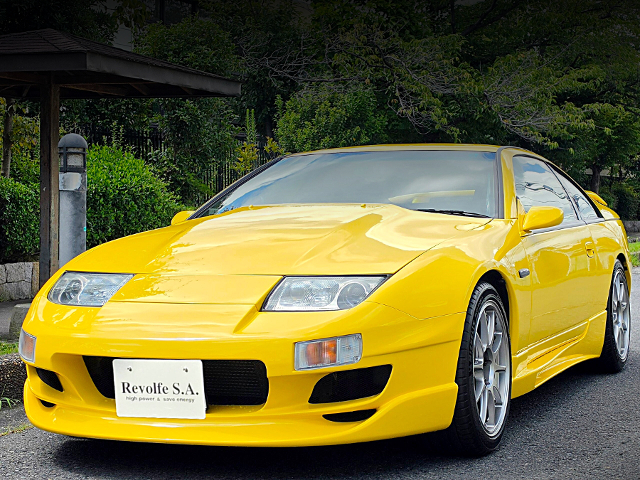 Front exterior of Z32 FAIRLADY Z VERSION R 2by2 T-BAR ROOF.