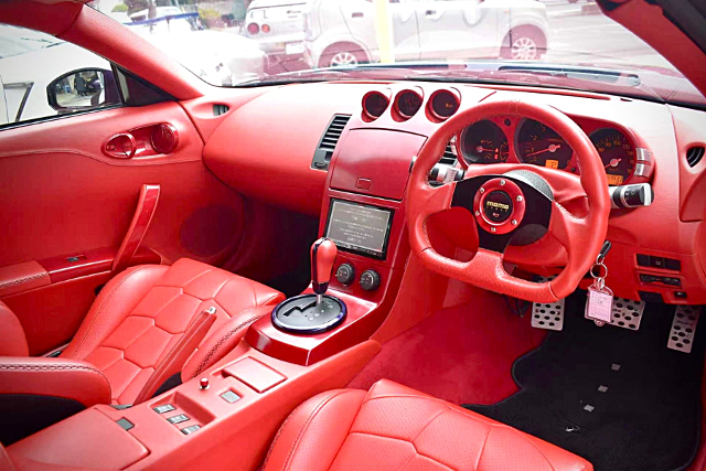 Interior of TOYOTA 86 face and WIDEBODY modified Z33 FAIRLADY Z.
