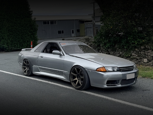 Front exterior of R32 SKYLINE 2-DOOR.