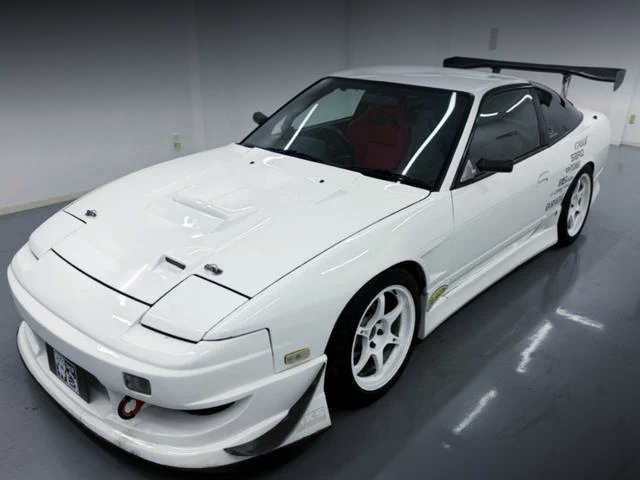Front exterior of 180SX TYPE-X.