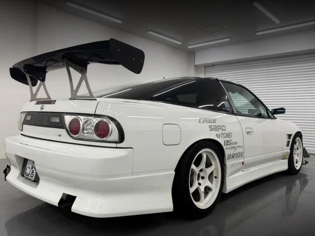 Rear exterior of 180SX TYPE-X.