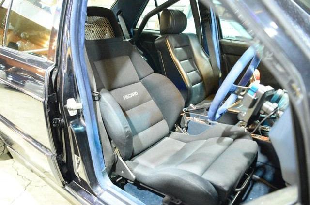 Seats of W201 MERCEDES-BENZ 190E SPORTLINE.