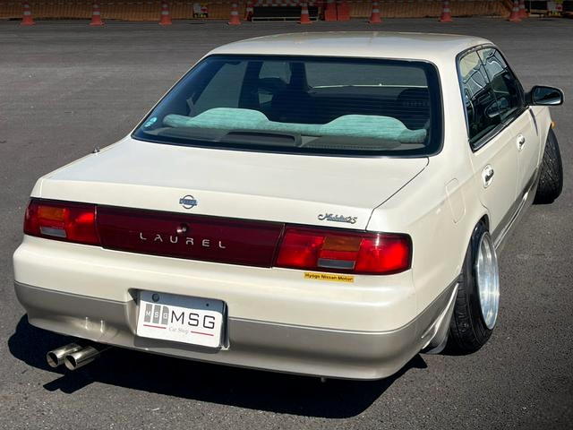Rear exterior of C34 NISSAN LAUREL.