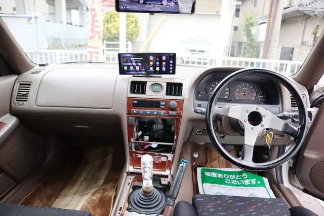 5MT conversion interior of C34 LAUREL 25 MEDALIST CELLENCIA.