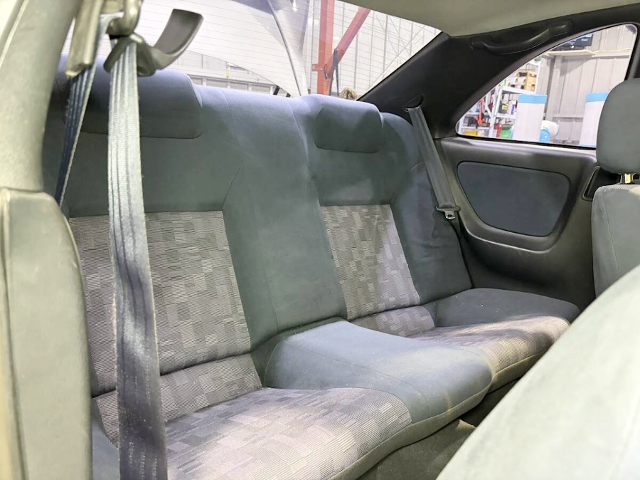 Backseat of ECR33 SKYLINE 2-DOOR GTS25t TYPE-M.