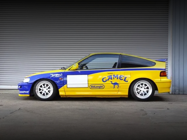 Left-Side exterior of CAMEL Livery EF8 HONDA CR-X SiR.
