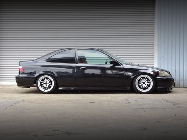 Right-Side exterior of EM1 faced EJ7 CIVIC COUPE.