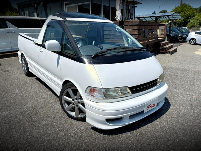 Front exterior of TCR10W TOYOTA ESTIMA AERAS.