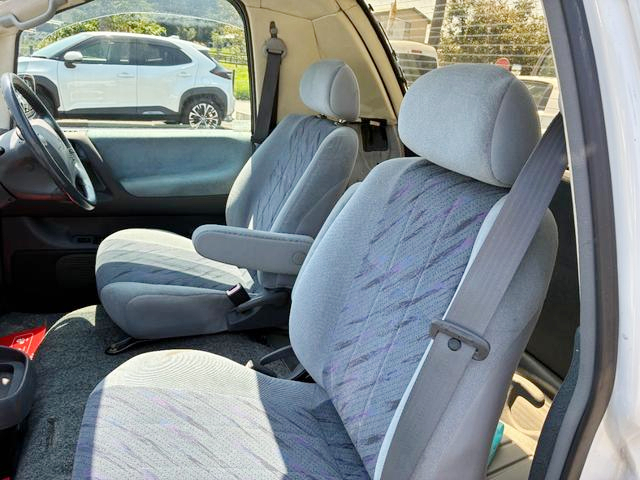 Seats of TCR10W TOYOTA ESTIMA AERAS.