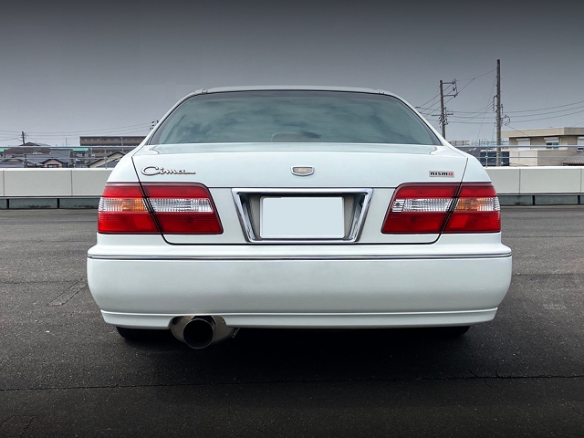 Tail lights of FHY33 CIMA.
