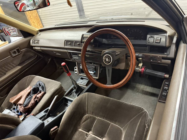 Interior of GX71 TOYOTA CRESTA.