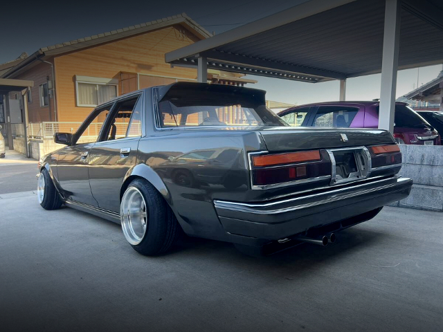 Rear exterior of GX71 TOYOTA CRESTA.