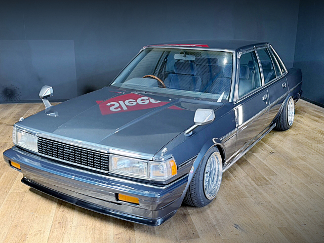 Front exterior of GX71 MARK II SEDAN.