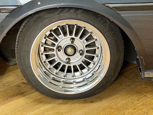 RAYS rim of GX71 MARK II SEDAN.