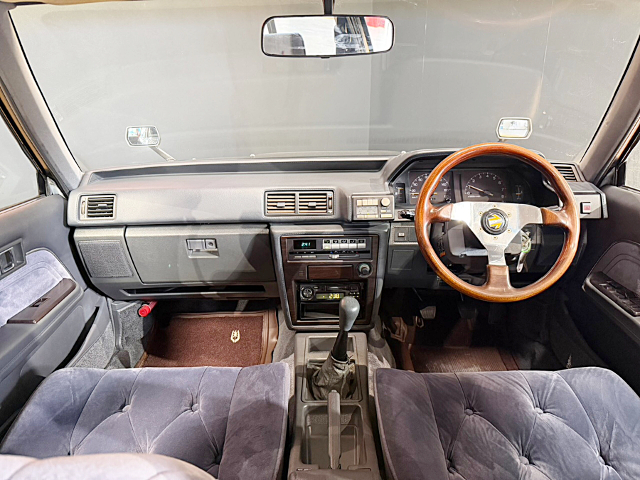 Interior of GX71 MARK II SEDAN.