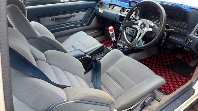 Interior of GZ10 TOYOTA SOARER.