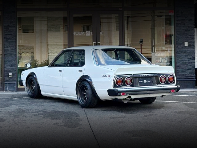 Rear exterior of HGC211 SKYLINE 4-DOOR GT-EX.