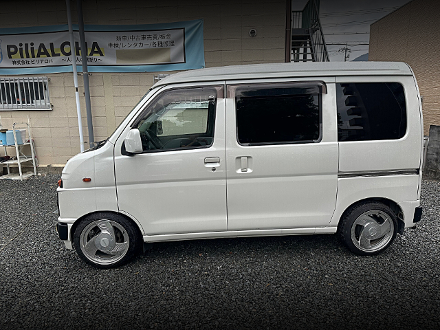Side exterior of 10th Gen HIJET CARGO CRUISE TURBO SA III.