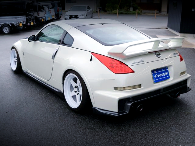 Rear exterior of Z33 FAIRLADY Z VERSION S.