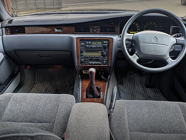 Dashboard of JZS155 TOYOTA CROWN.