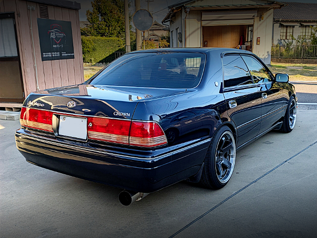 Rear exterior of JZS155 TOYOTA CROWN.