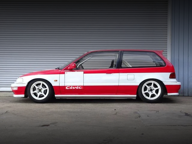 Left-Side exterior of KANJOZOKU SPEC EF9 CIVIC SiR.