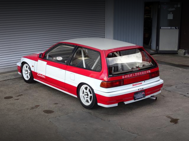 Rear exterior of KANJOZOKU SPEC EF9 CIVIC SiR.