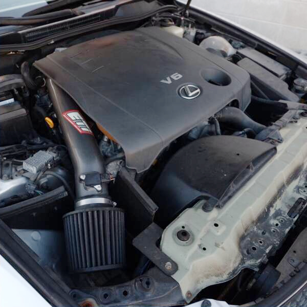 4GR 2500cc V6 engine.