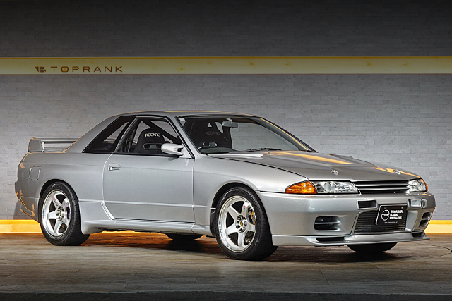 Front exterior of BNR32 SKYLINE GT-R.