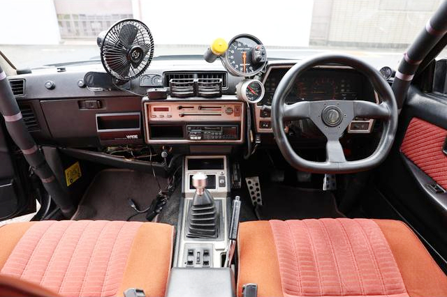 Interior of HR30 SKYLINE 2-DOOR.