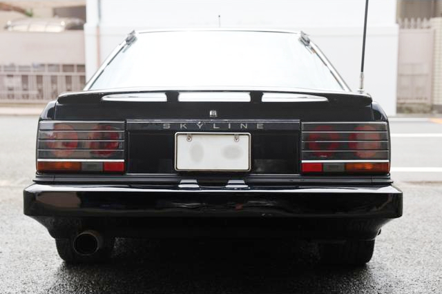 Rear exterior of HR30 SKYLINE 2-DOOR.