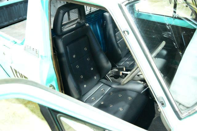 Seats of Custom SUNNY TRUCK LONG DX.