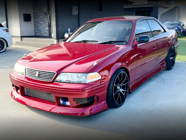 Front exterior of X100 TOYOTA MARK II.