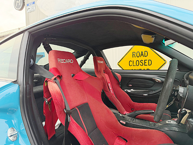 Interior of OLD&NEW body PORSCHE 996 TURBO TIPTRONIC S.
