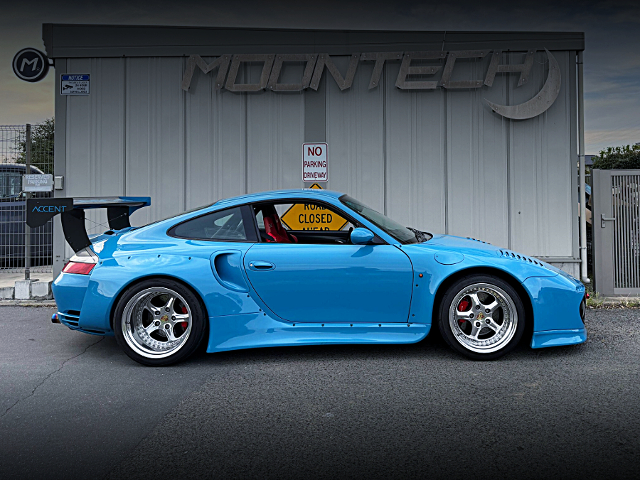 Side exterior of OLD&NEW body PORSCHE 996 TURBO TIPTRONIC S.