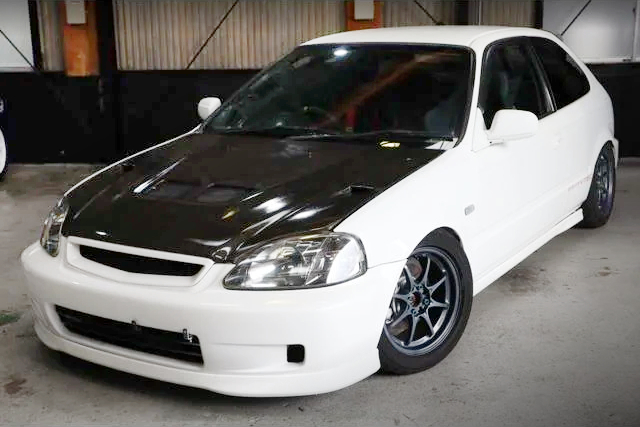 Front exterior of EK4 HONDA CIVIC SiR.